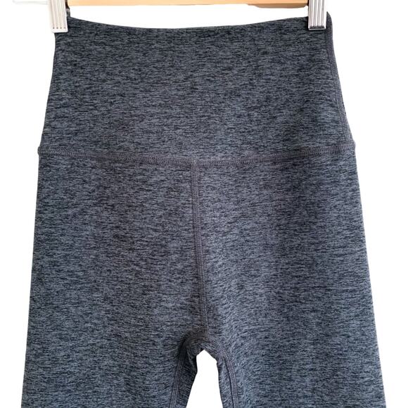 Beyond Yoga NEW Spacedye Walk and Talk High Waisted Capri Legging Grey Small - Picture 3 of 5
